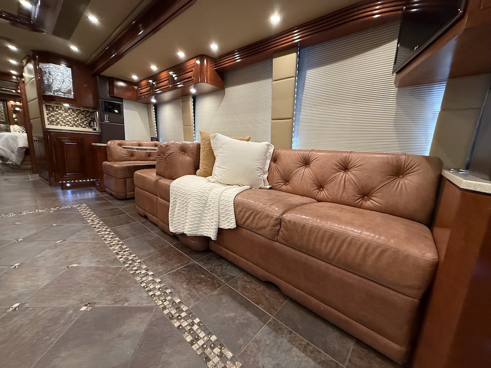 2013 Prevost Outlaw H3-45 For Sale