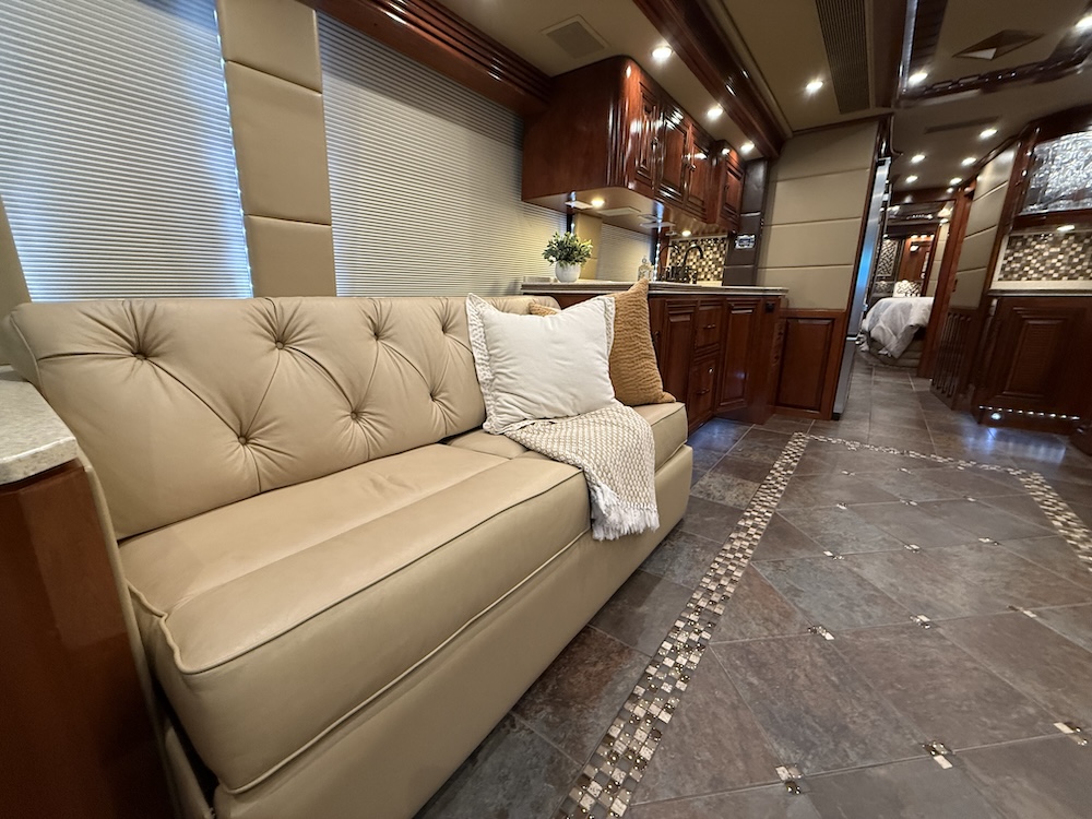 2013 Prevost Outlaw H3-45 For Sale