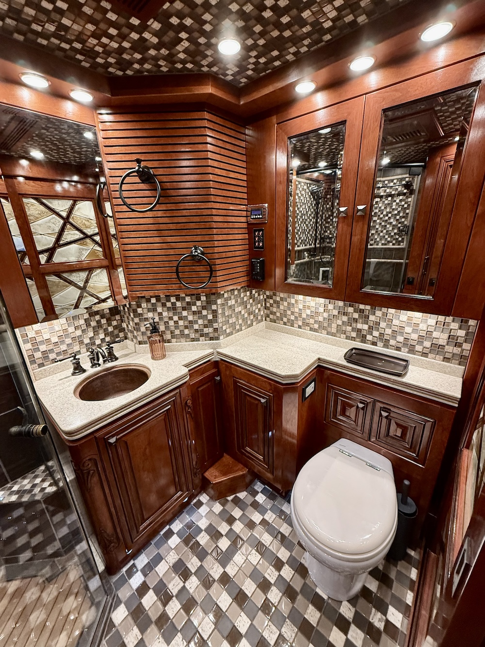 2013 Prevost Outlaw H3-45 For Sale