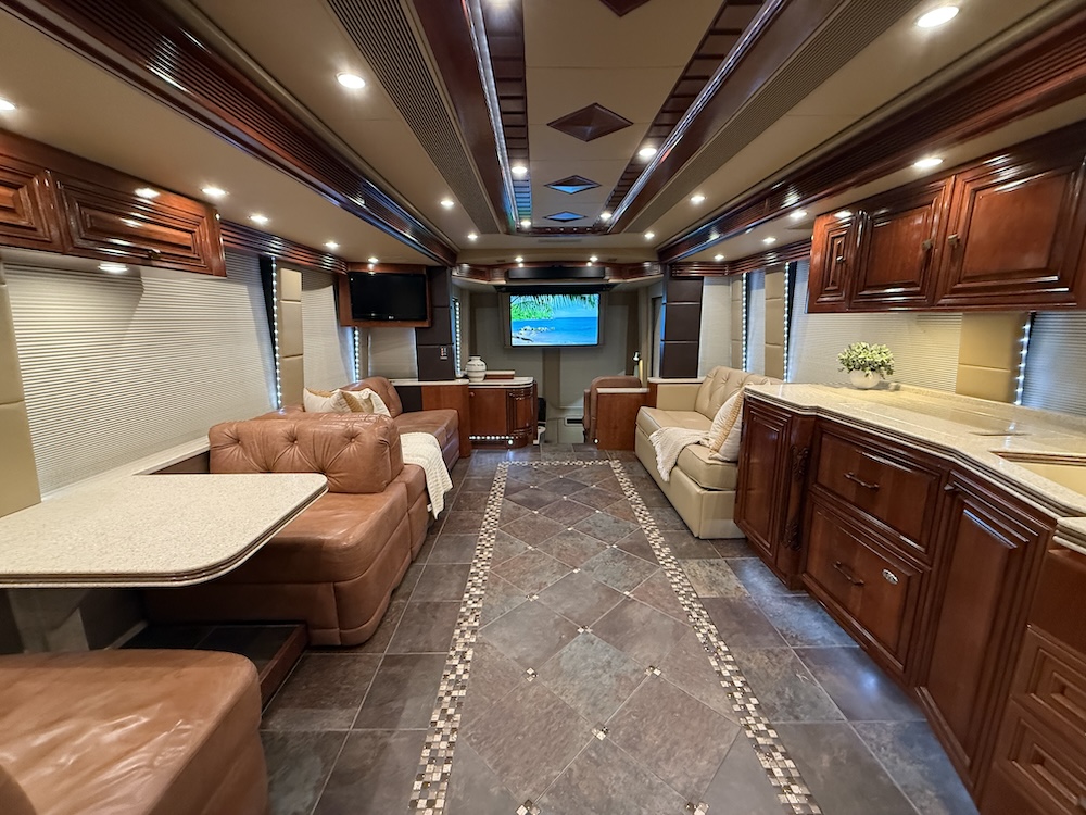 2013 Prevost Outlaw H3-45 For Sale