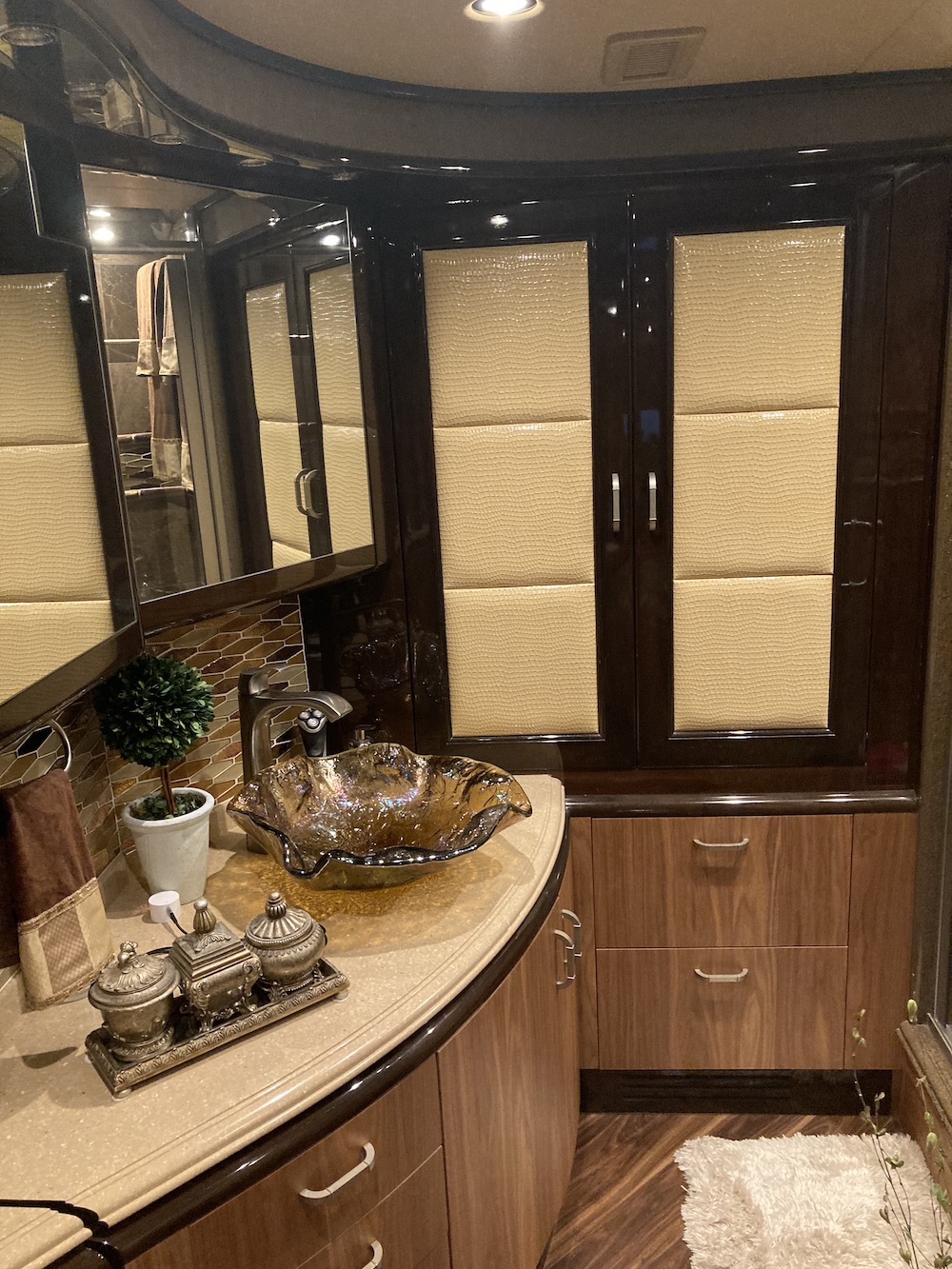 2014 Prevost Liberty H3-45 For Sale