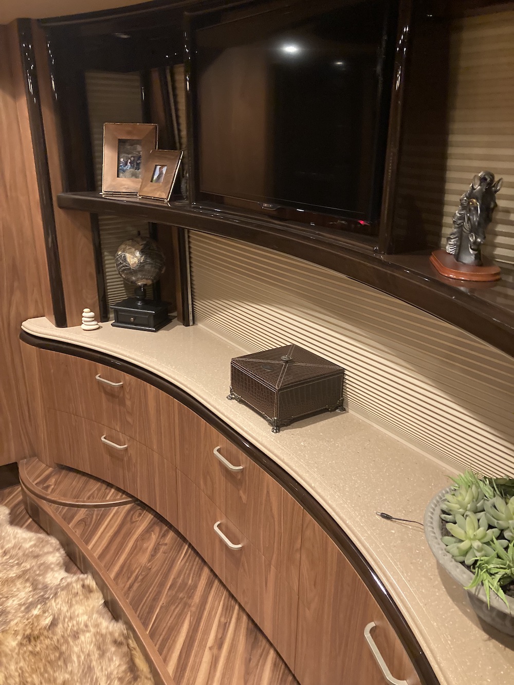 2014 Prevost Liberty H3-45 For Sale