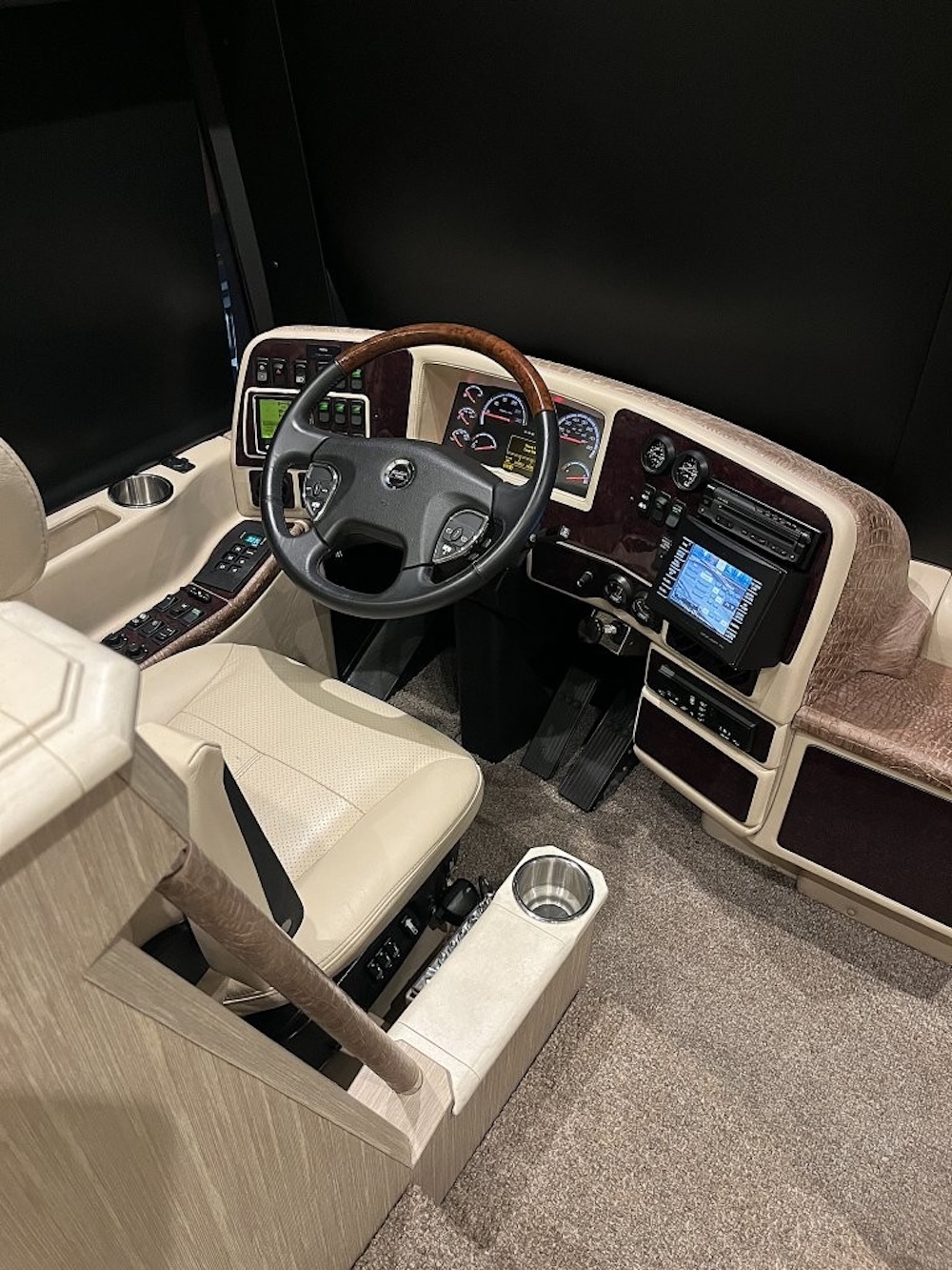 2014 Prevost Liberty H3-45 For Sale