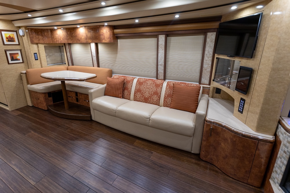 2014 Prevost Marathon  H3-45 For Sale