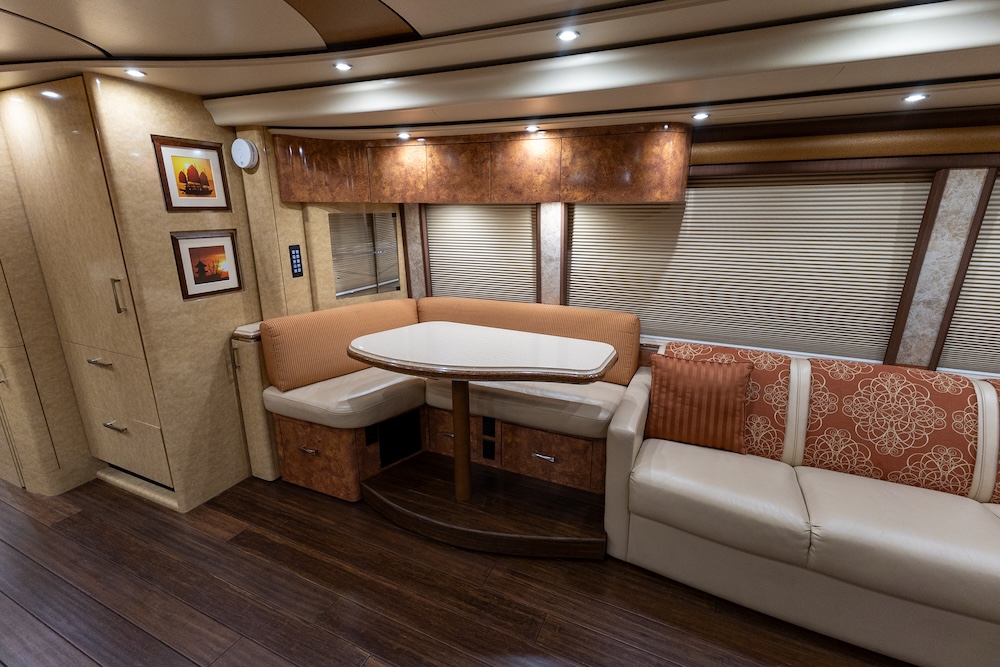 2014 Prevost Marathon  H3-45 For Sale