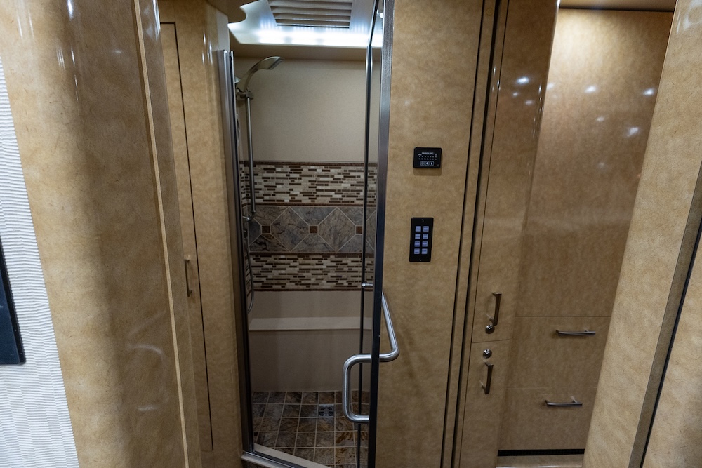 2014 Prevost Marathon  H3-45 For Sale