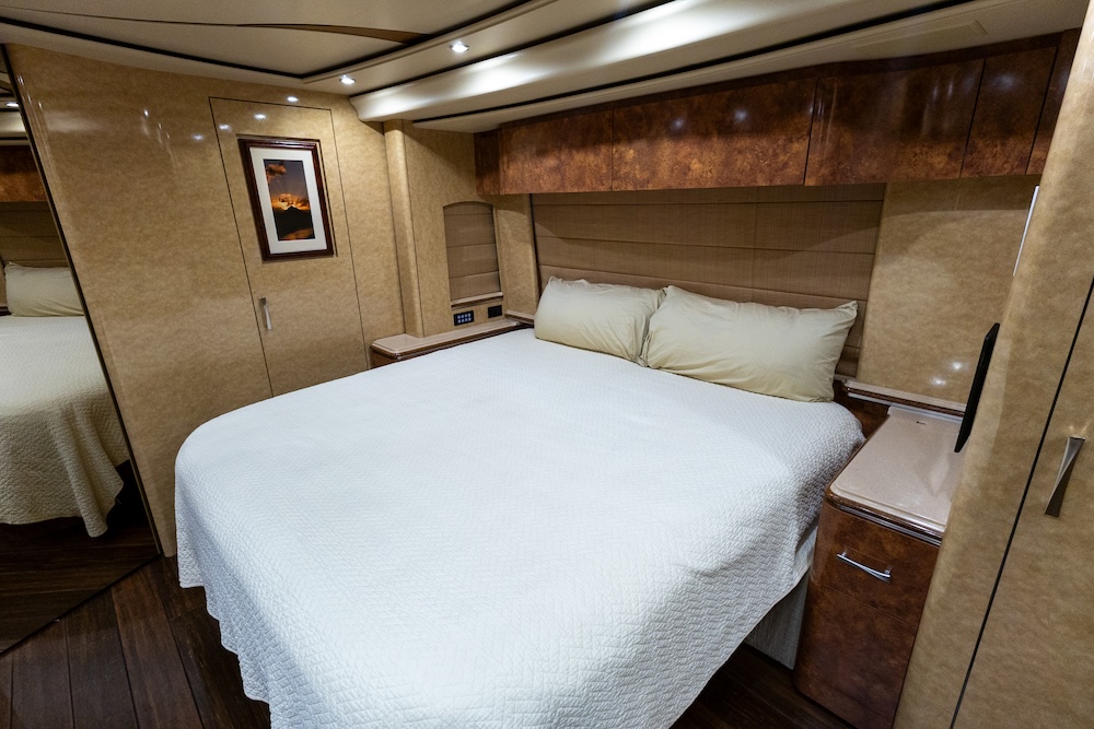 2014 Prevost Marathon  H3-45 For Sale
