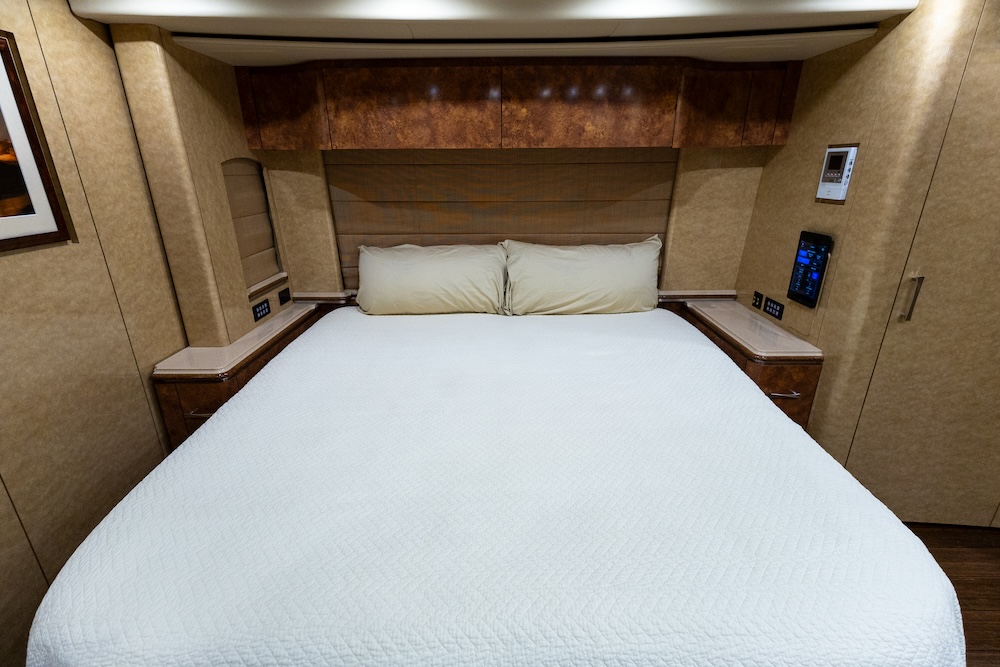 2014 Prevost Marathon  H3-45 For Sale