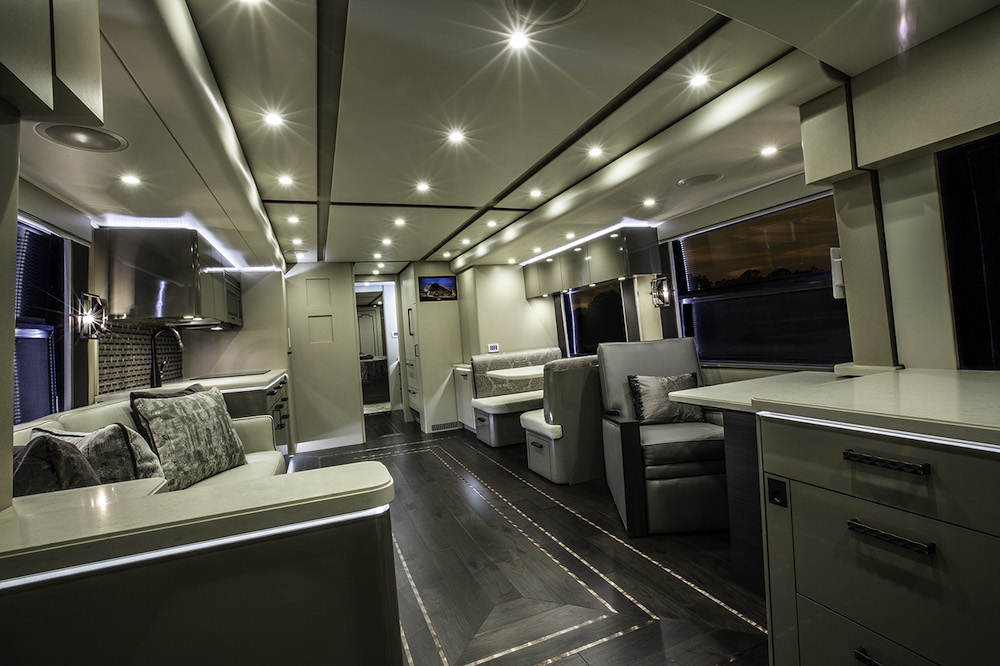 2015 Prevost Featherlite H3-45 For Sale