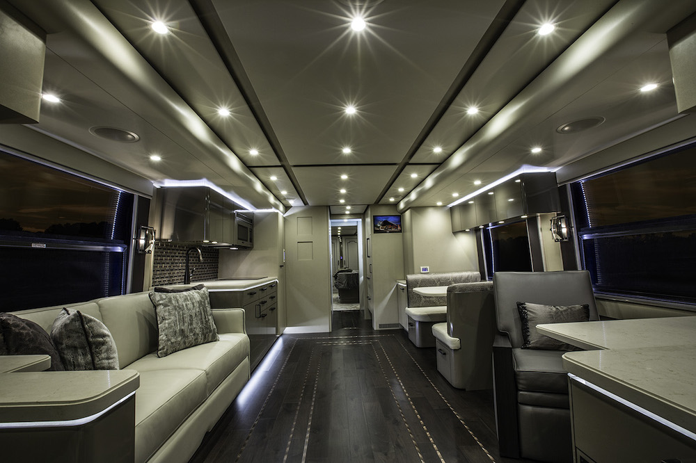 2015 Prevost Featherlite H3-45 For Sale