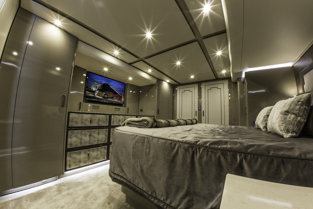 2015 Prevost Featherlite H3-45 For Sale