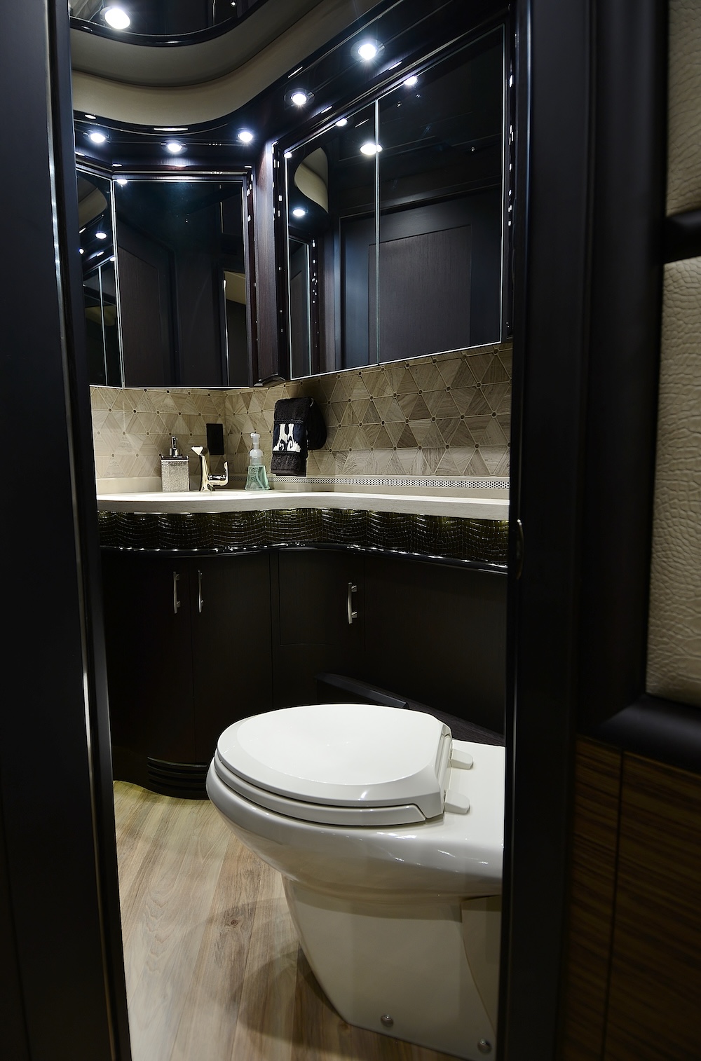 2015 Prevost Liberty H3-45 For Sale