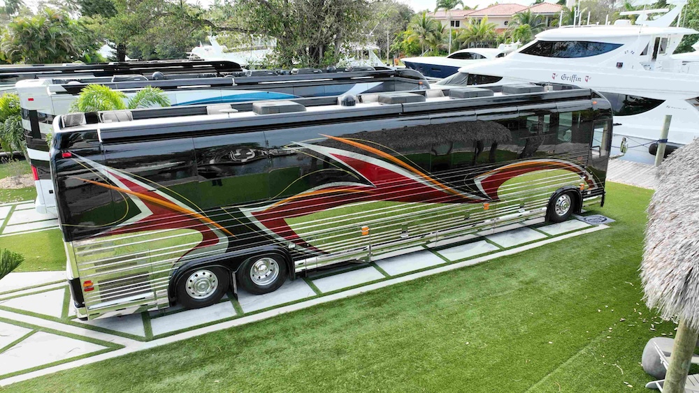 2015 Prevost Marathon X3 For Sale