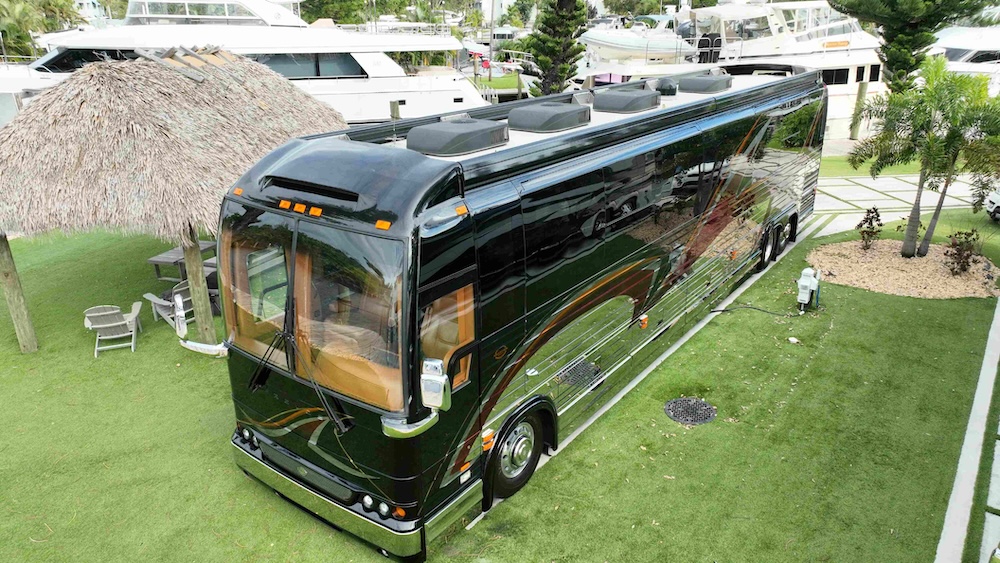 2015 Prevost Marathon X3 For Sale