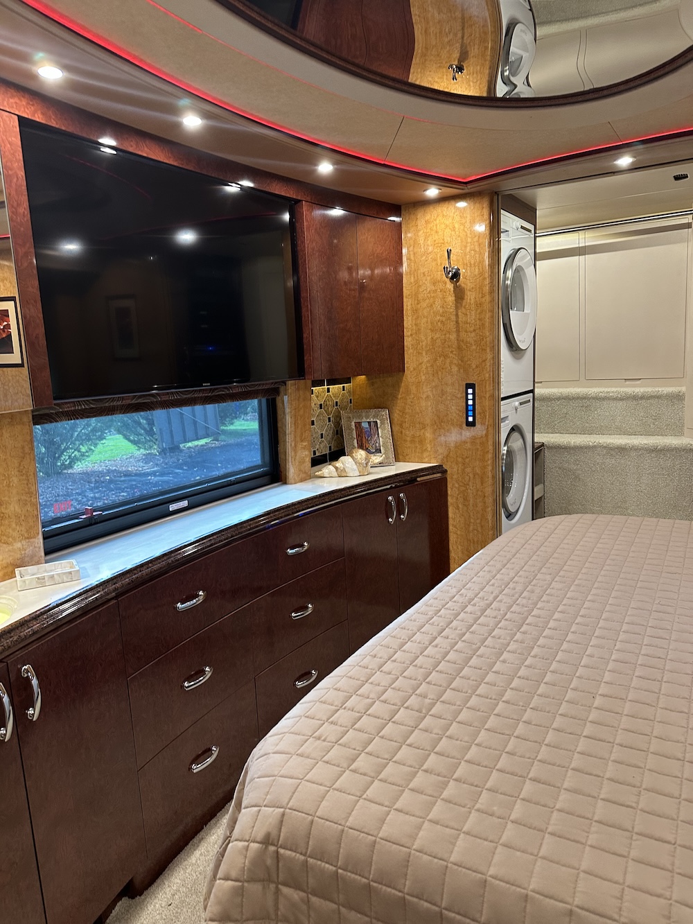 2015 Prevost Marathon X3 For Sale