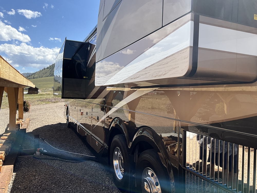 2015 Prevost Millennium  H3-45 For Sale