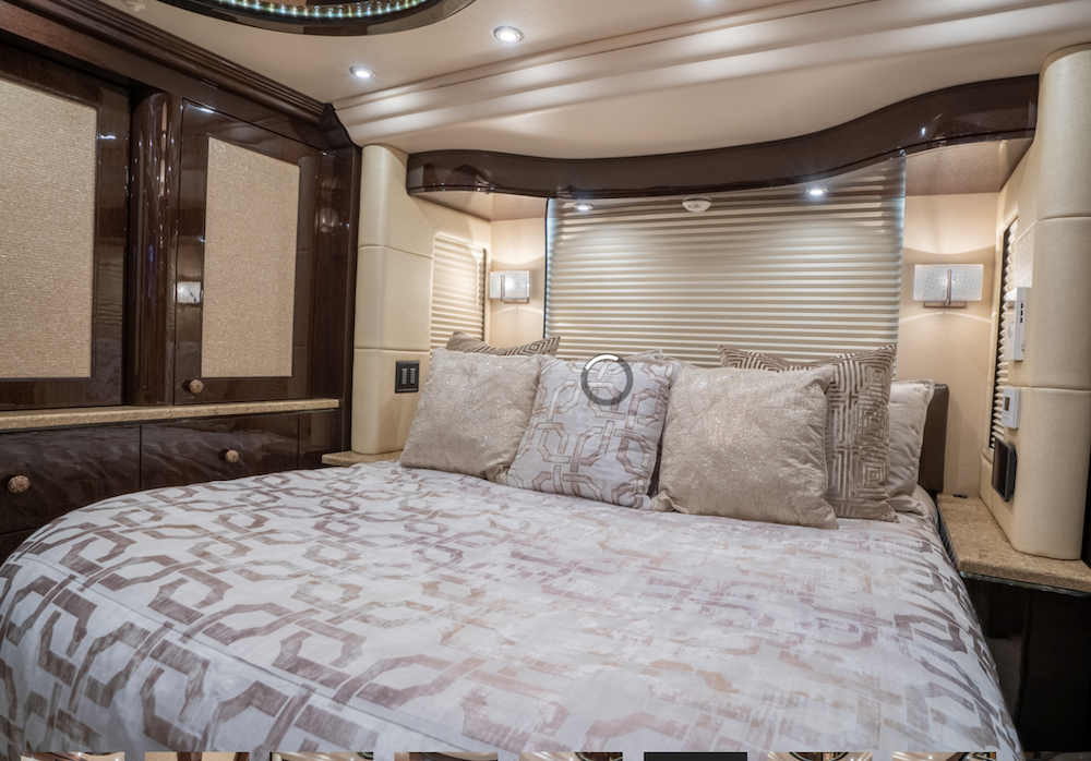 2015 Prevost Millennium  H3-45 For Sale