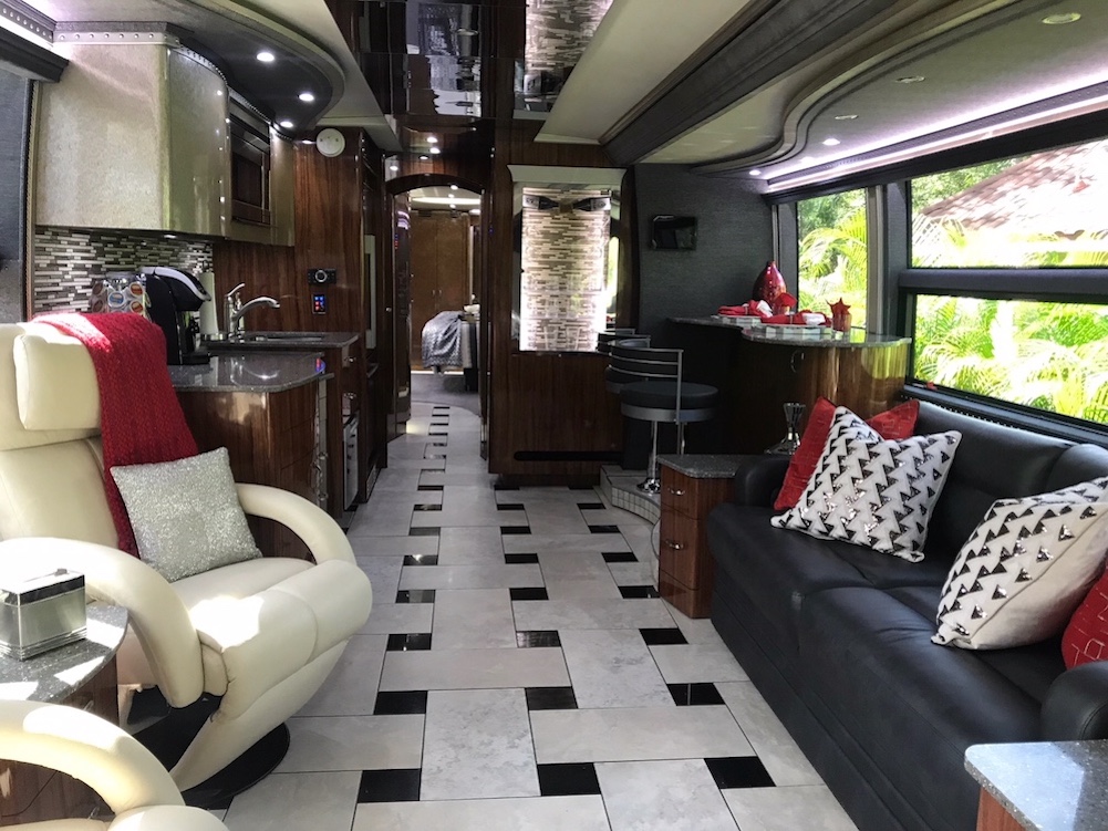 2015 Prevost Olympia H3-45 For Sale