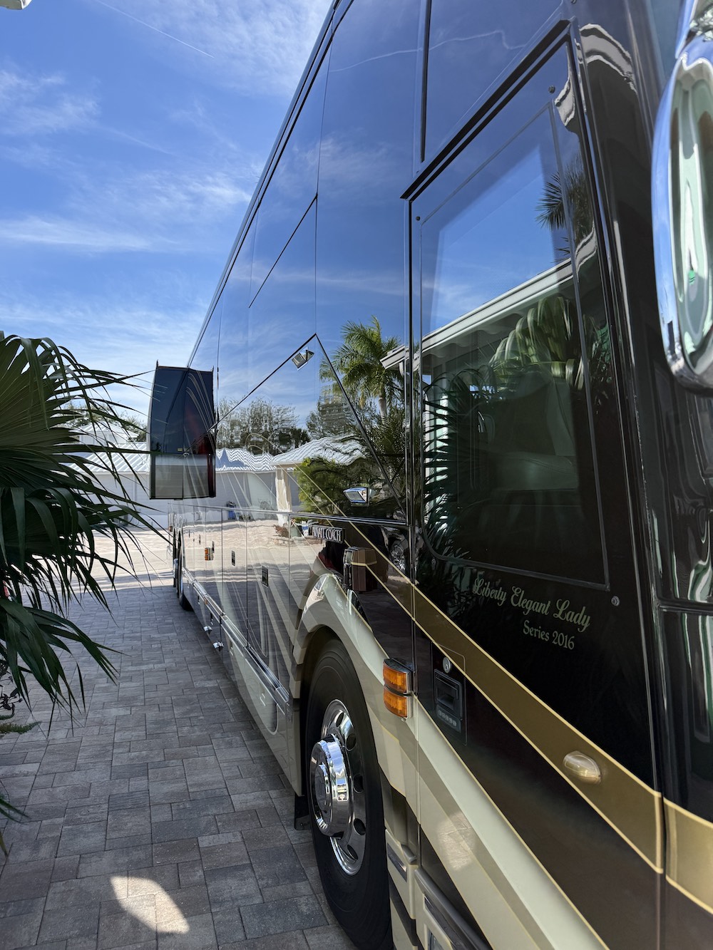 2016 Prevost Liberty H3-45 For Sale