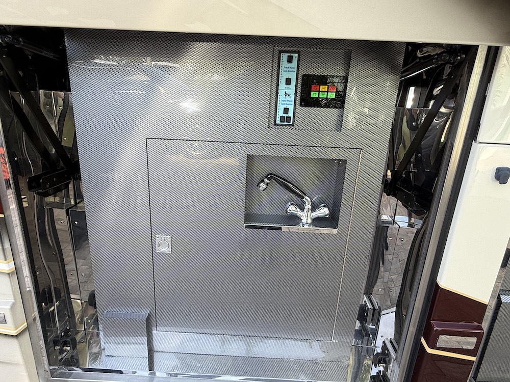 2016 Prevost Liberty H3-45 For Sale