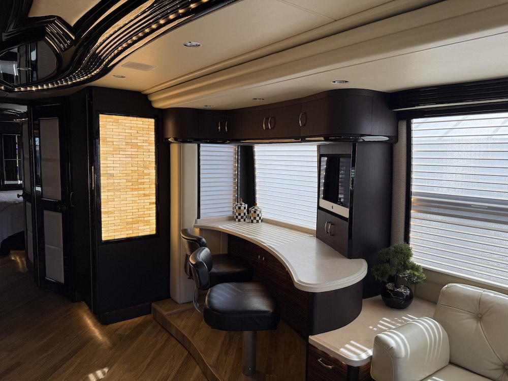 2016 Prevost Liberty H3-45 For Sale