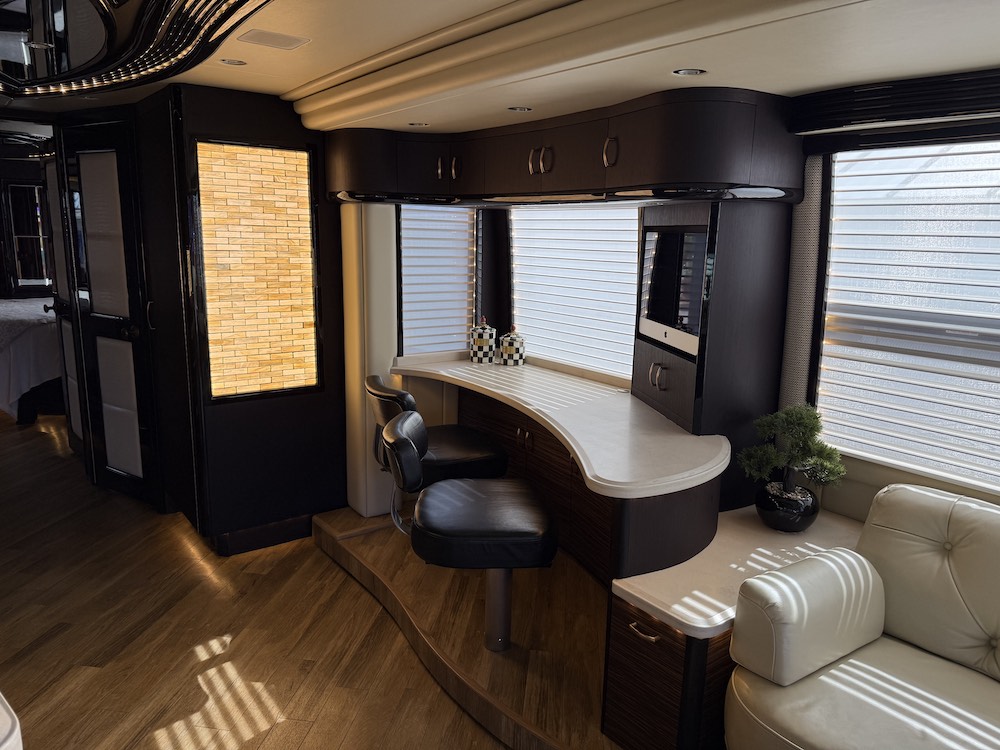 2016 Prevost Liberty H3-45 For Sale