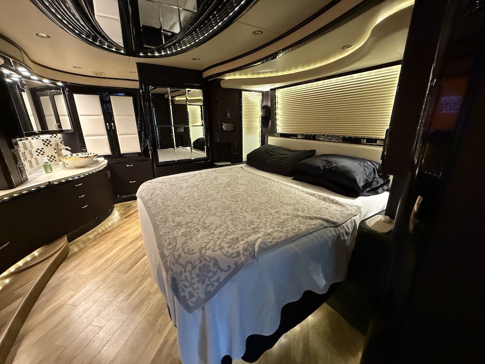 2016 Prevost Liberty H3-45 For Sale