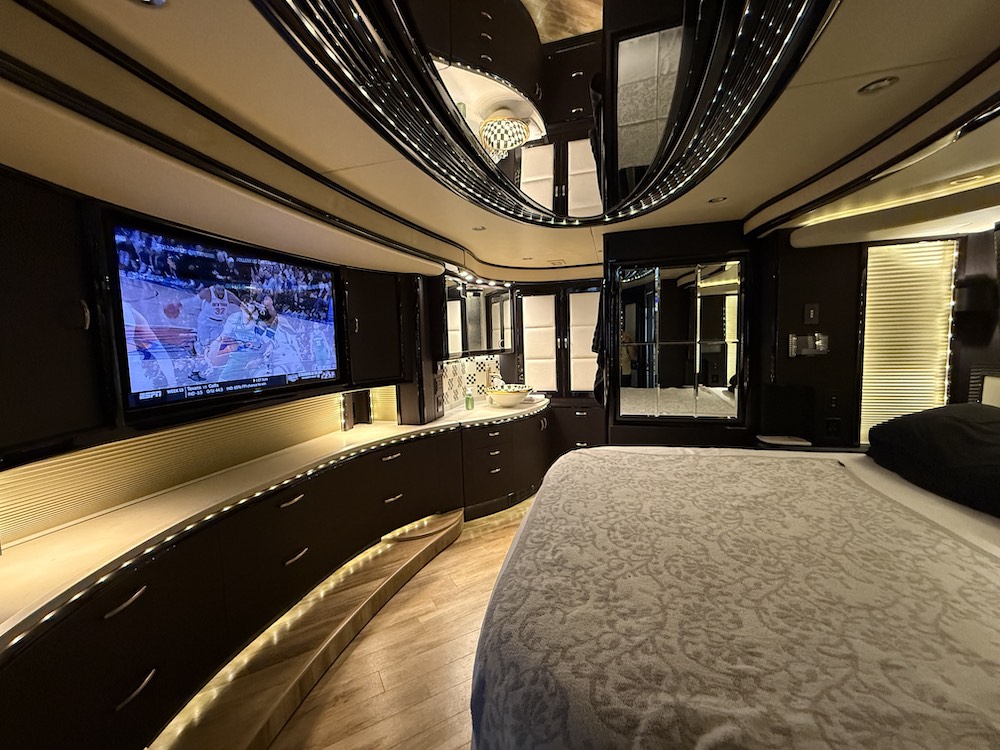 2016 Prevost Liberty H3-45 For Sale