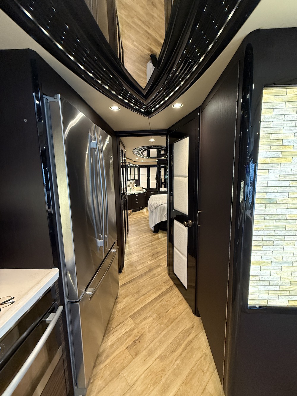 2016 Prevost Liberty H3-45 For Sale