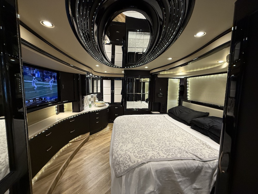 2016 Prevost Liberty H3-45 For Sale