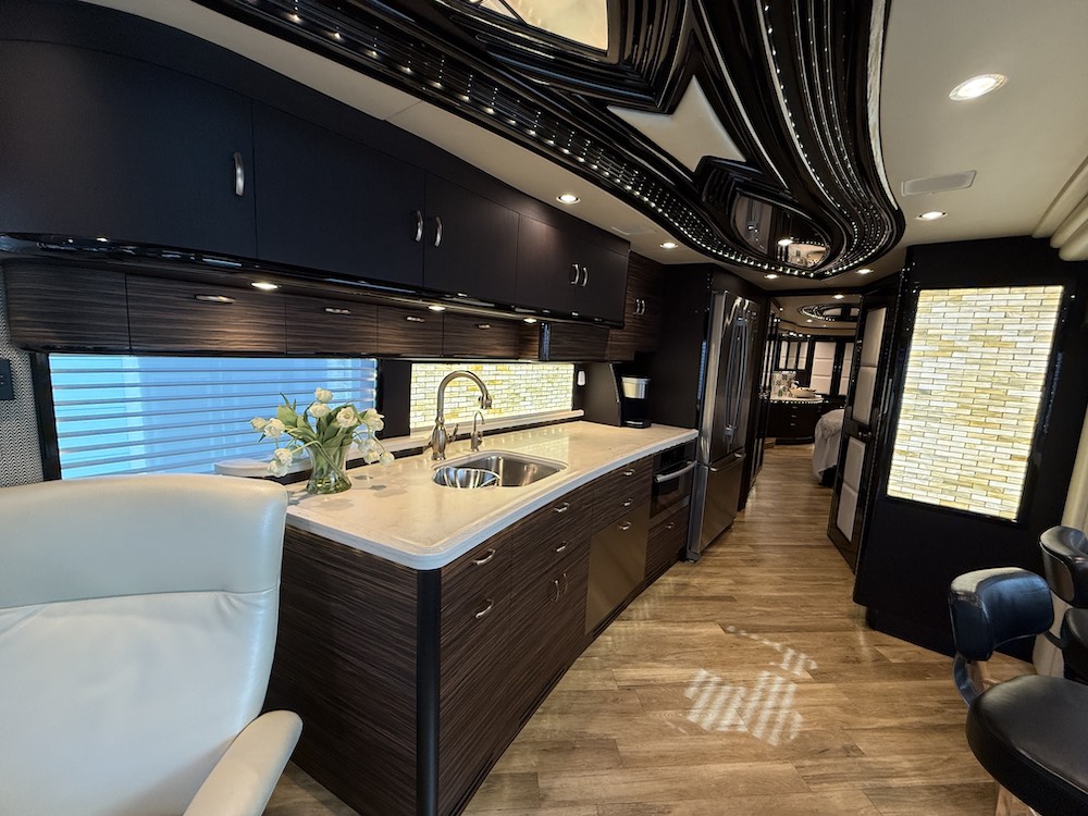 2016 Prevost Liberty H3-45 For Sale