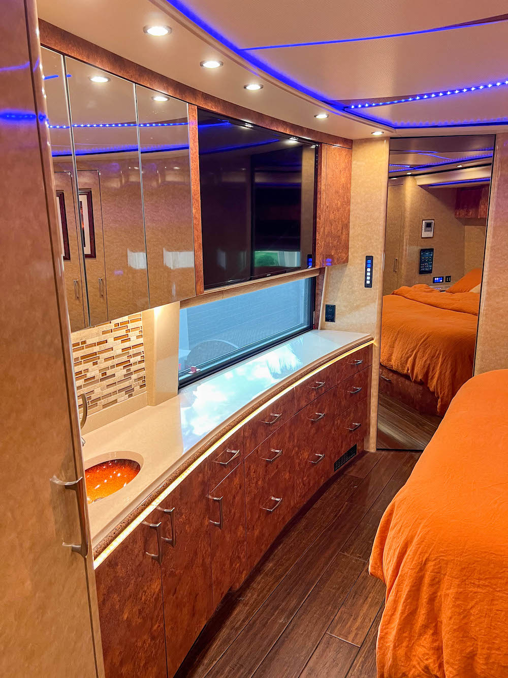 2016 Prevost Marathon H3-45 For Sale