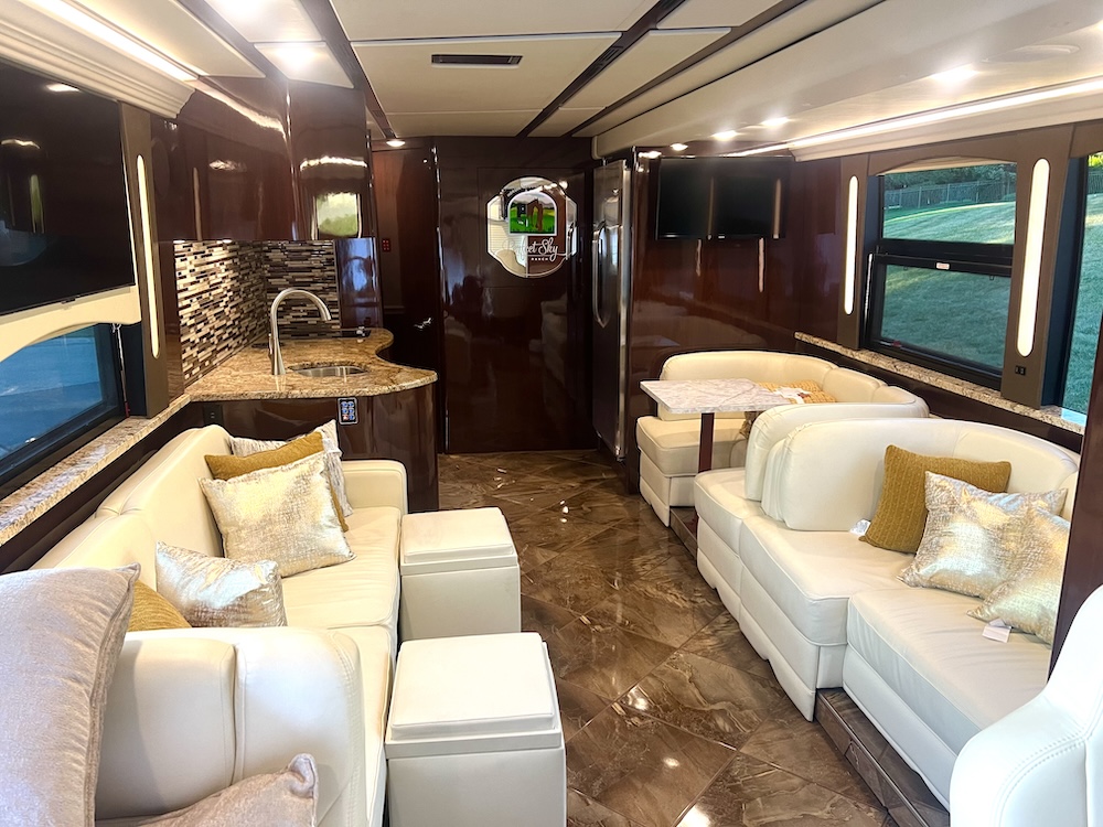 2016 Prevost  Nashville Coach XLII For Sale