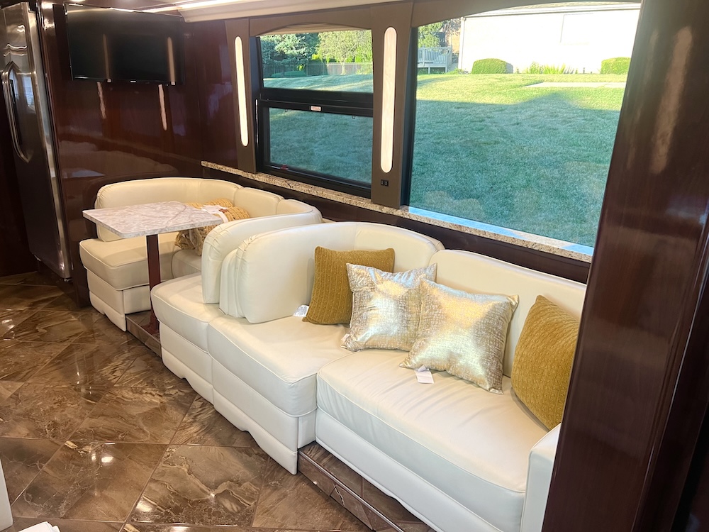 2016 Prevost  Nashville Coach XLII For Sale