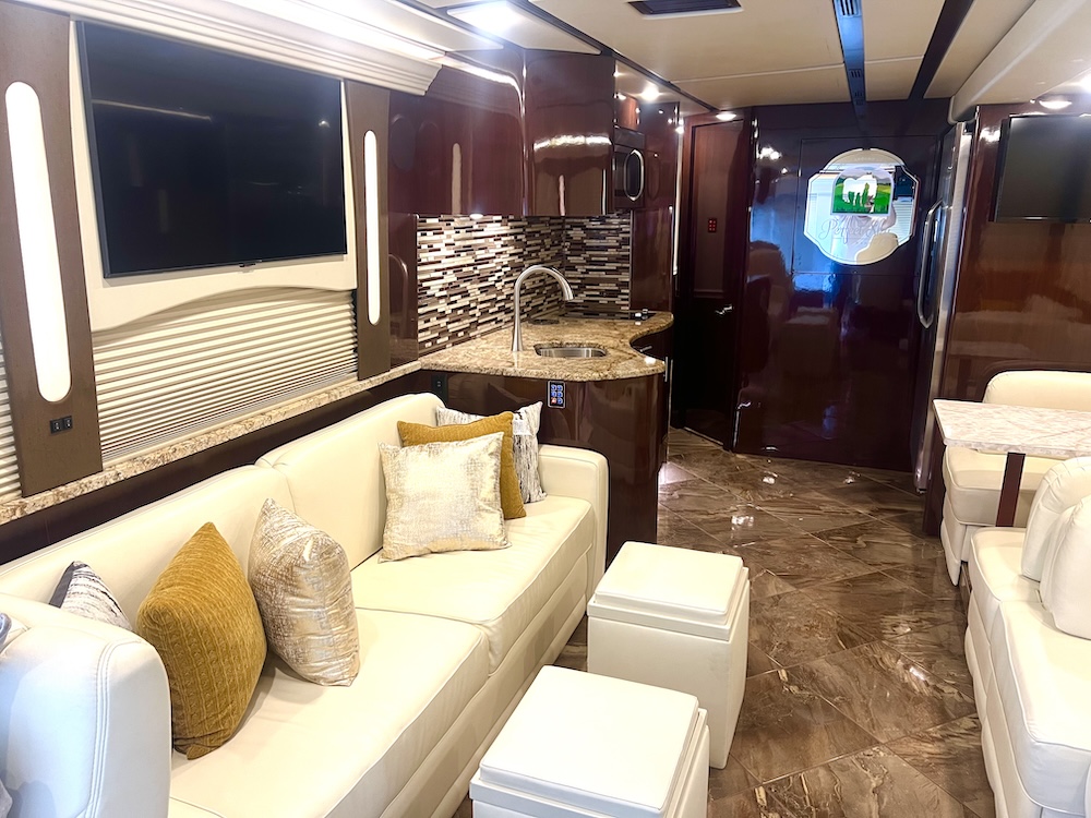 2016 Prevost  Nashville Coach XLII For Sale