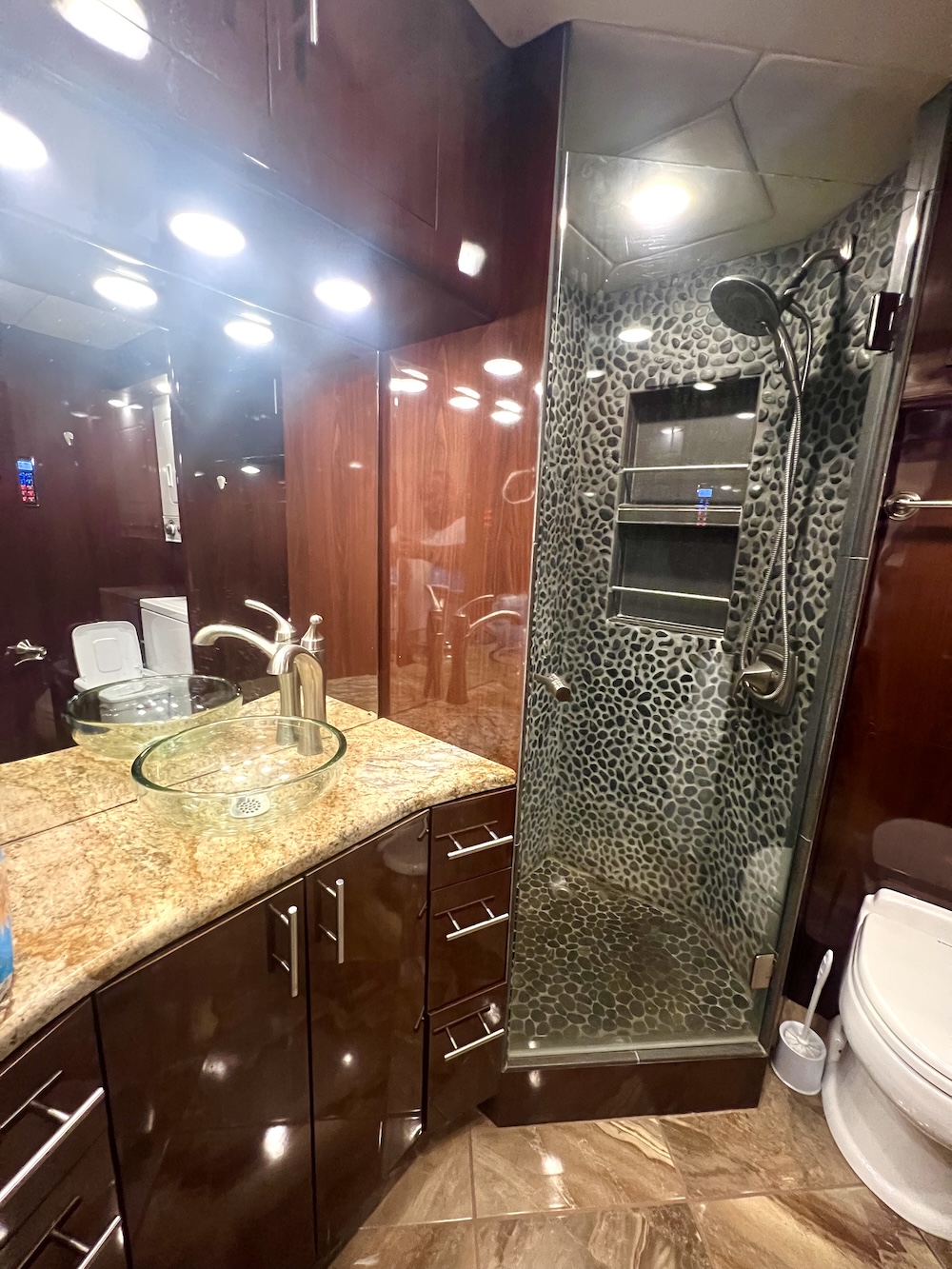 2016 Prevost  Nashville Coach XLII For Sale