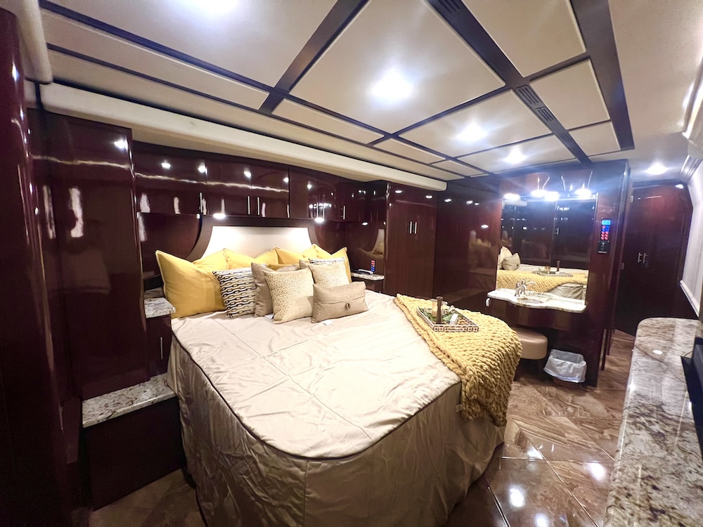 2016 Prevost  Nashville Coach XLII For Sale