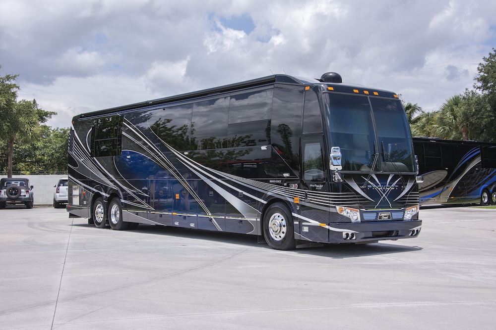 2017 Prevost  H3-45 For Sale