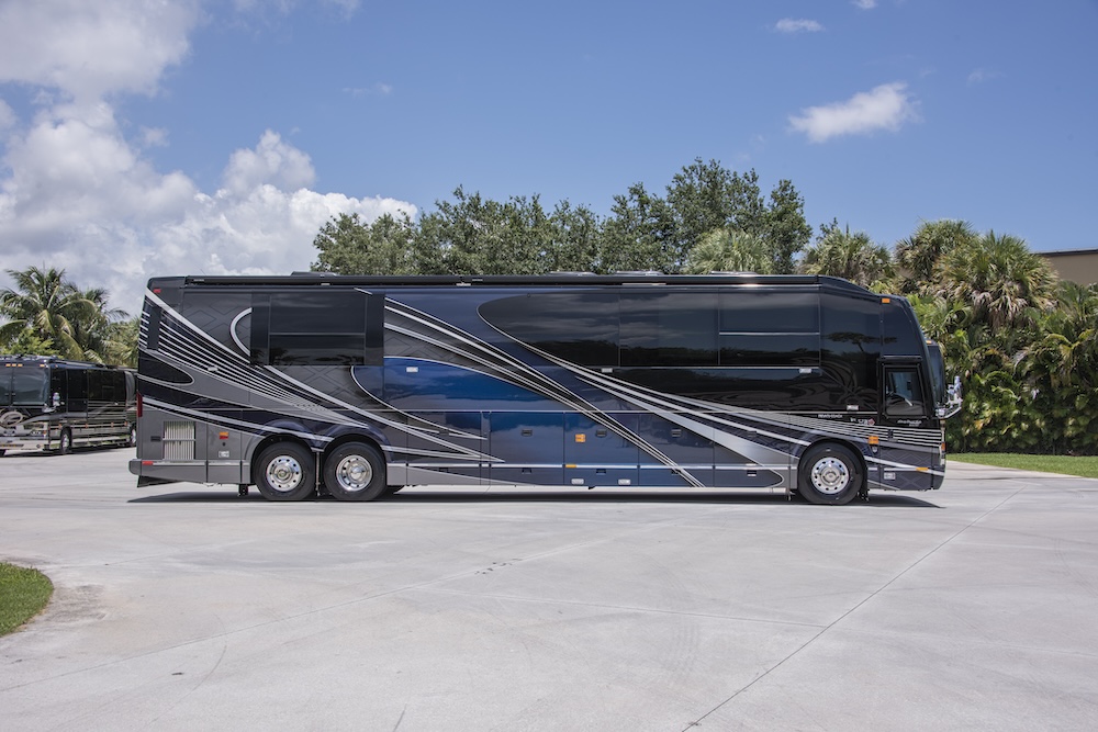 2017 Prevost  H3-45 For Sale