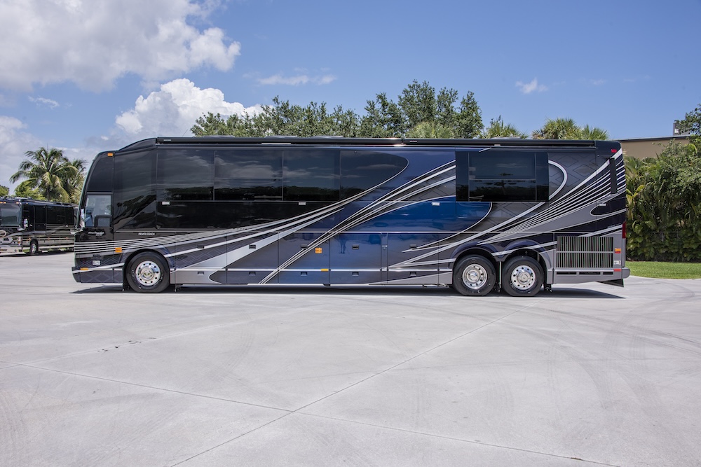 2017 Prevost  H3-45 For Sale