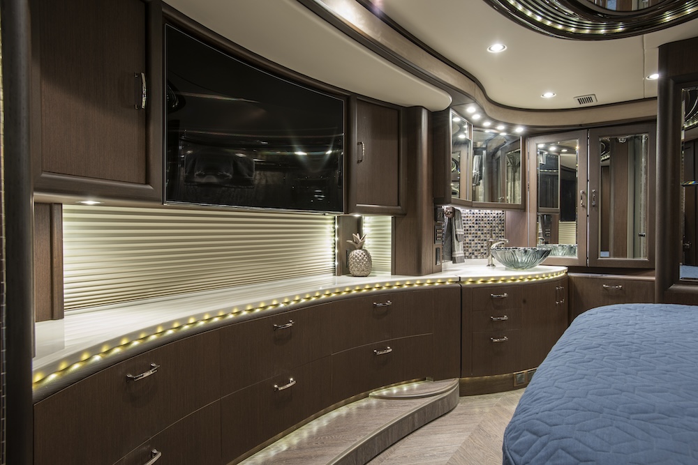 2017 Prevost  H3-45 For Sale