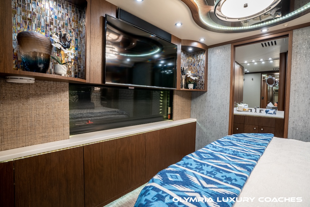 2017 Prevost Millennium H3-45 For Sale