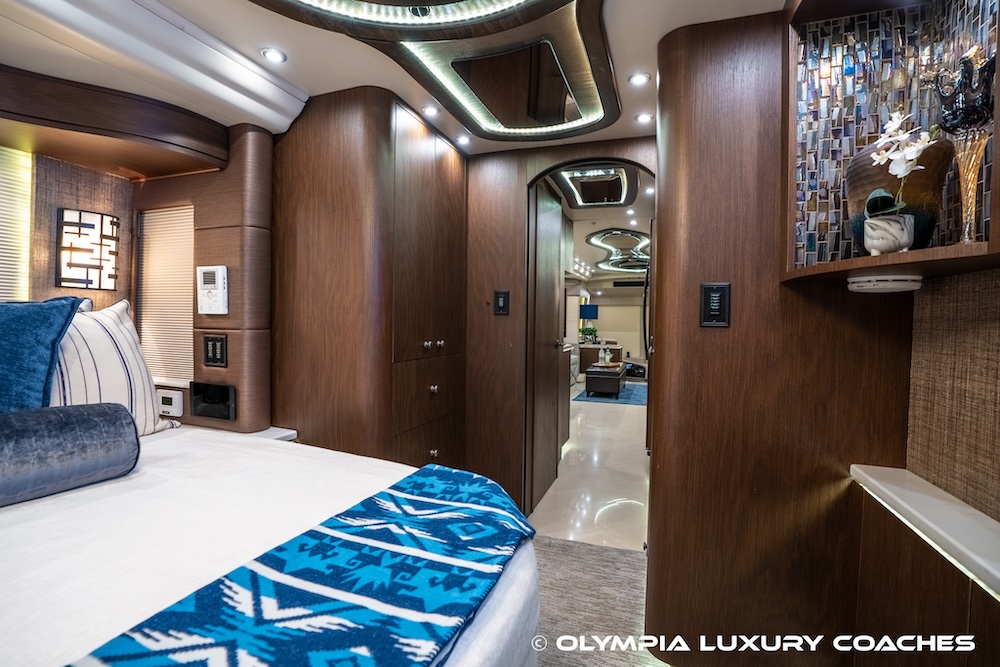 2017 Prevost Millennium H3-45 For Sale