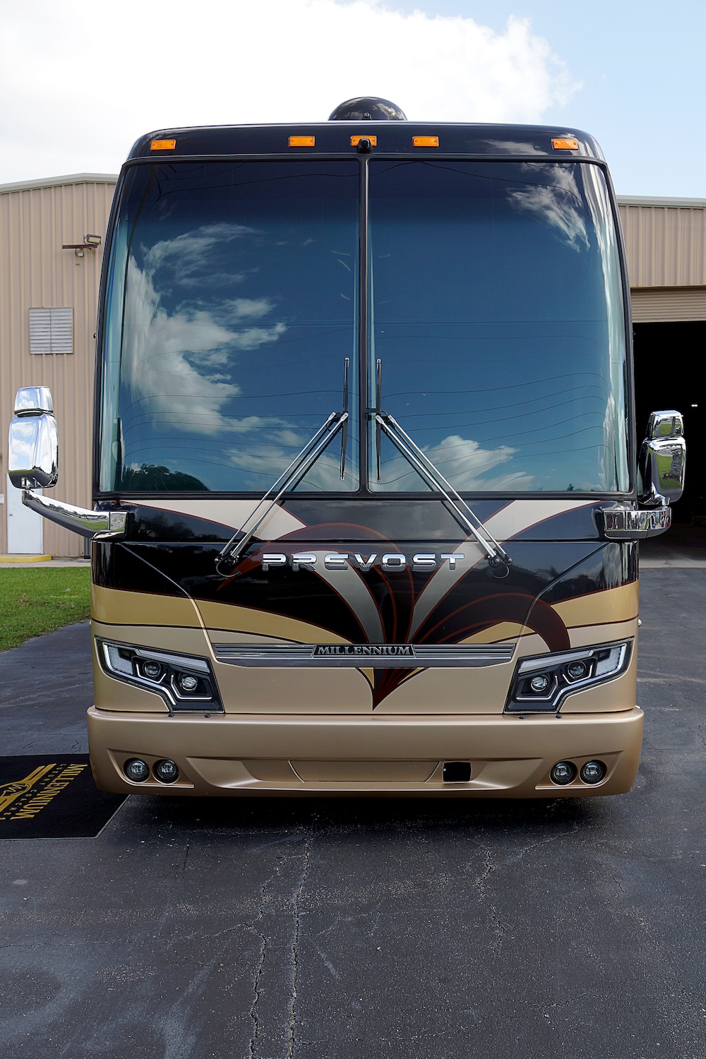 2017 Prevost  Millennium H3-45 For Sale