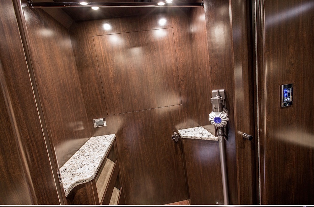 2018 Prevost Featherlite H3-45 For Sale