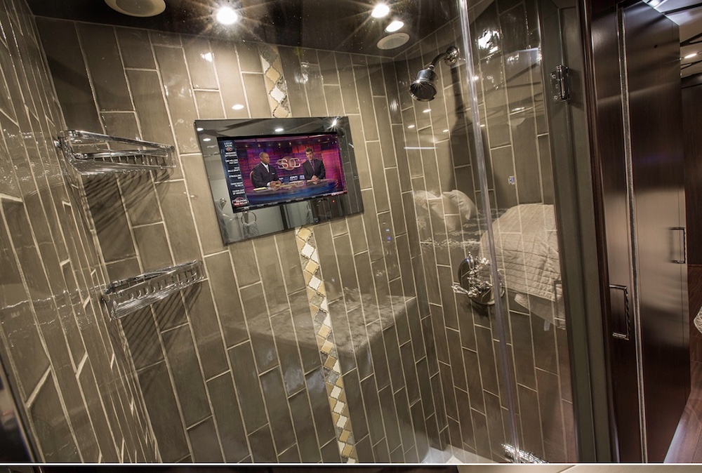 2018 Prevost Featherlite H3-45 For Sale