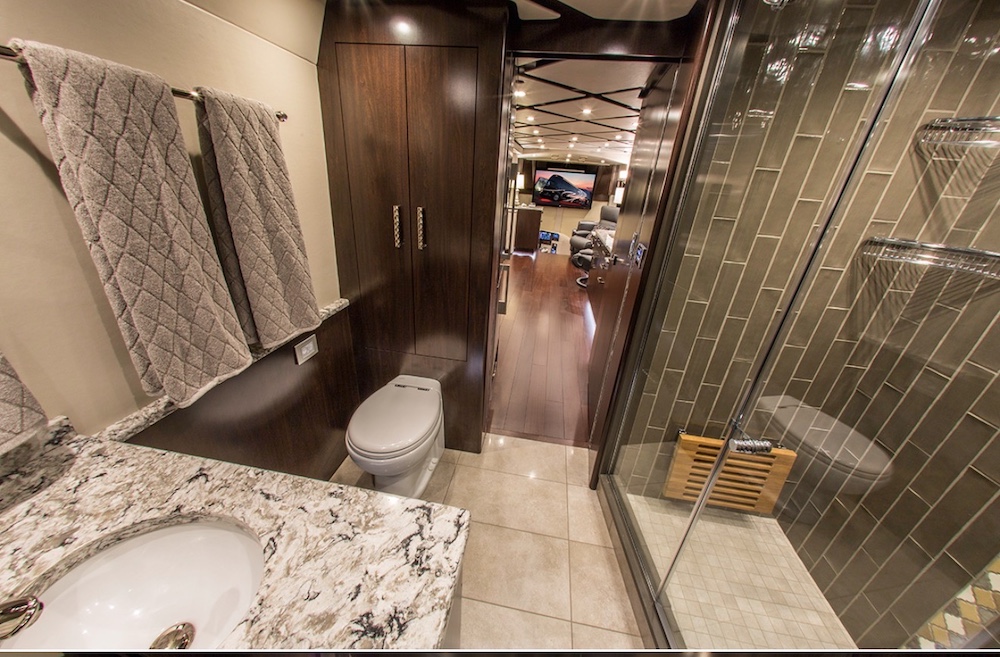 2018 Prevost Featherlite H3-45 For Sale