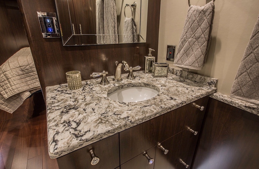 2018 Prevost Featherlite H3-45 For Sale