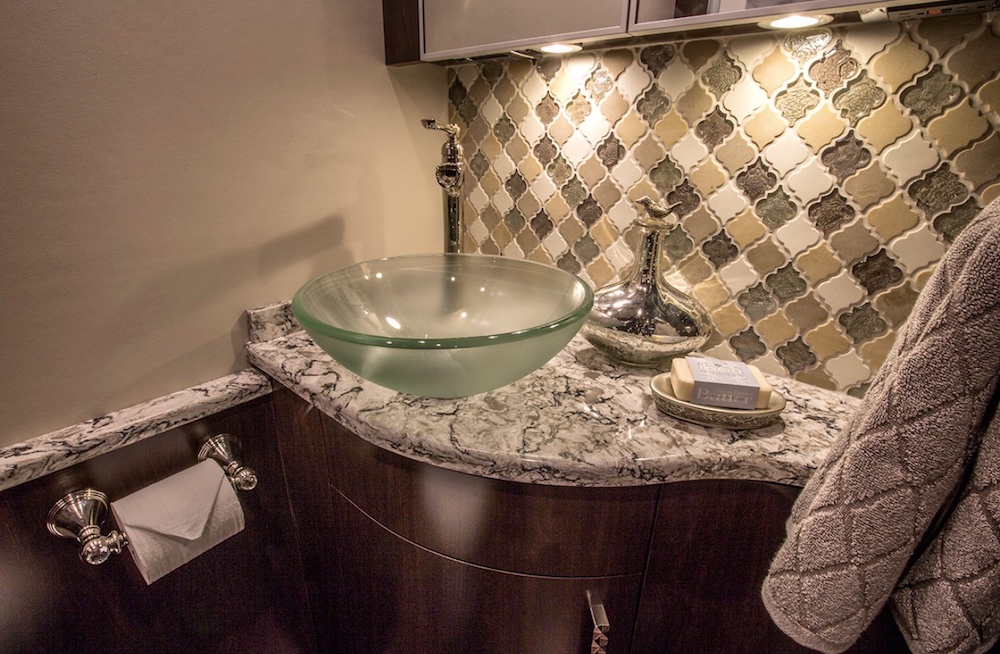 2018 Prevost Featherlite H3-45 For Sale