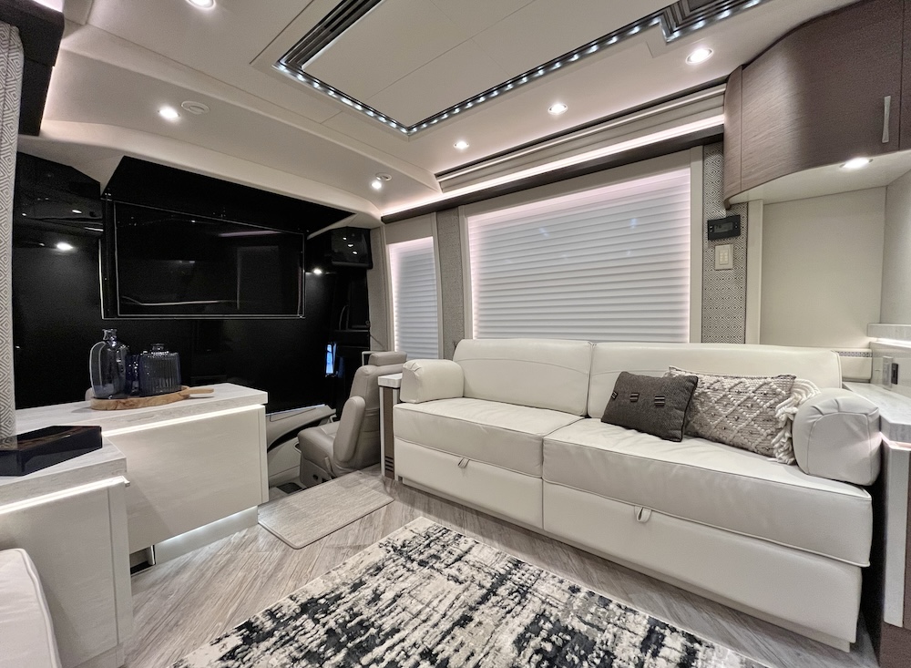 2019 Prevost  H3-45 For Sale